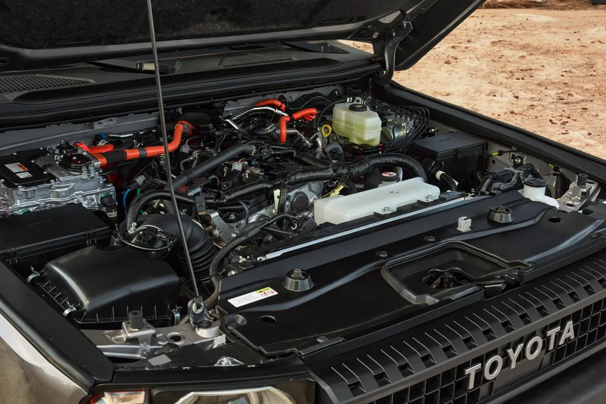 Toyota Land Cruiser Engine Bay